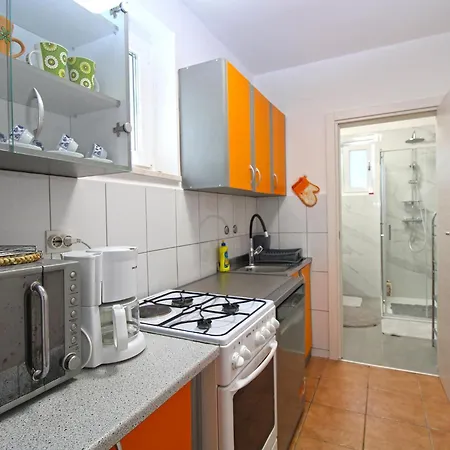 Dulijana 2042 アパート *