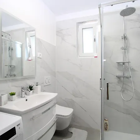 Apartmán Dulijana 2042 *