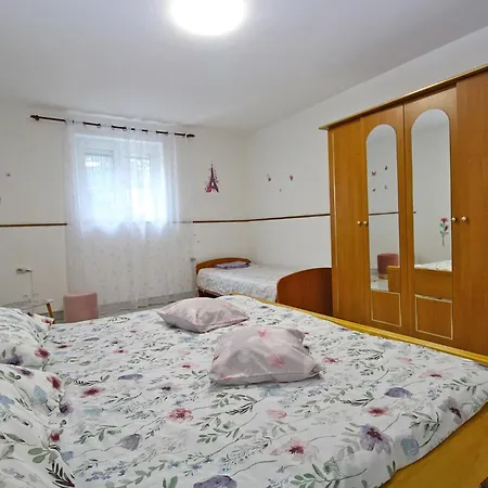 Dulijana 2042 * Pula