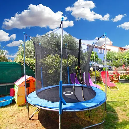 Dulijana 2042 プーラ