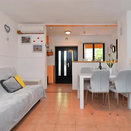 Apartment Dulijana 2042 Pula