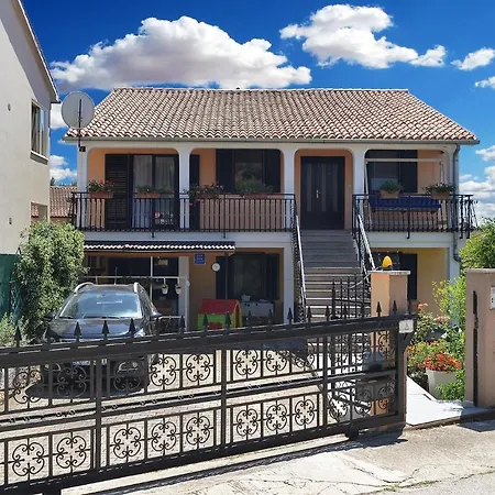 Dulijana 2042 Apartman *